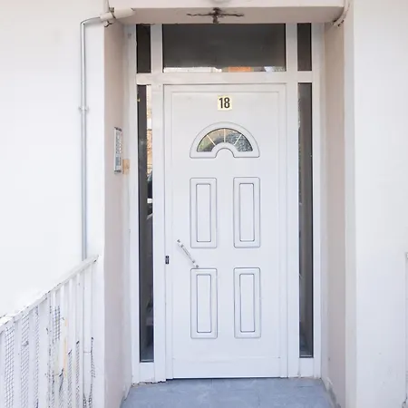 Le Plaza Apartament *